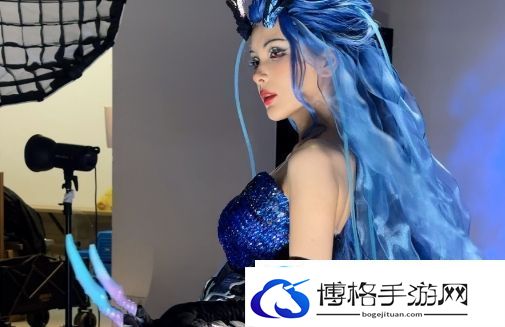 LPL女主持Rita扮演龙王敖闰