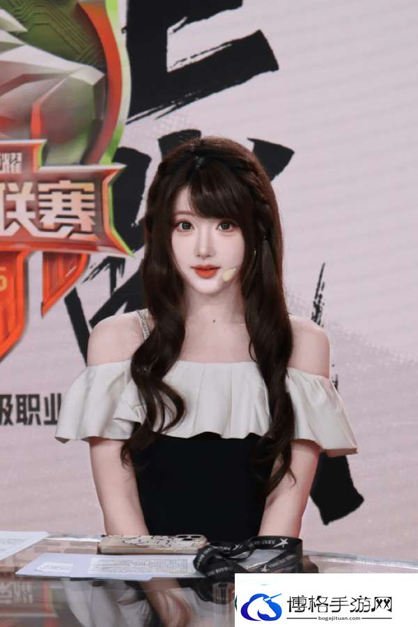 琪琪发布K甲解说席自拍并配文
