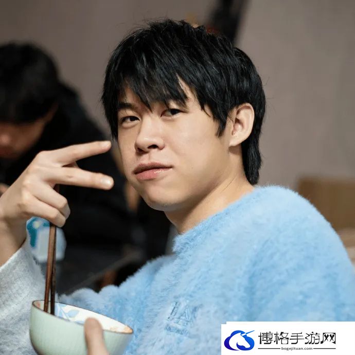 FPX发布训练日返图并配文