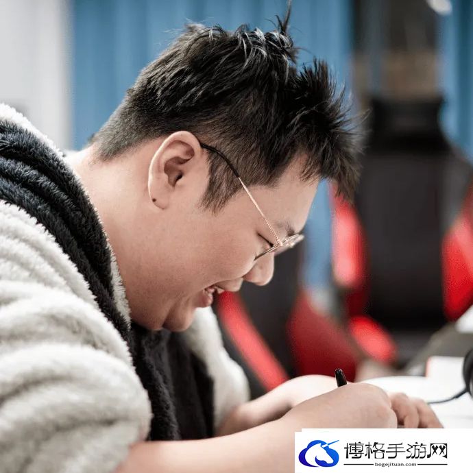 FPX发布训练日返图并配文