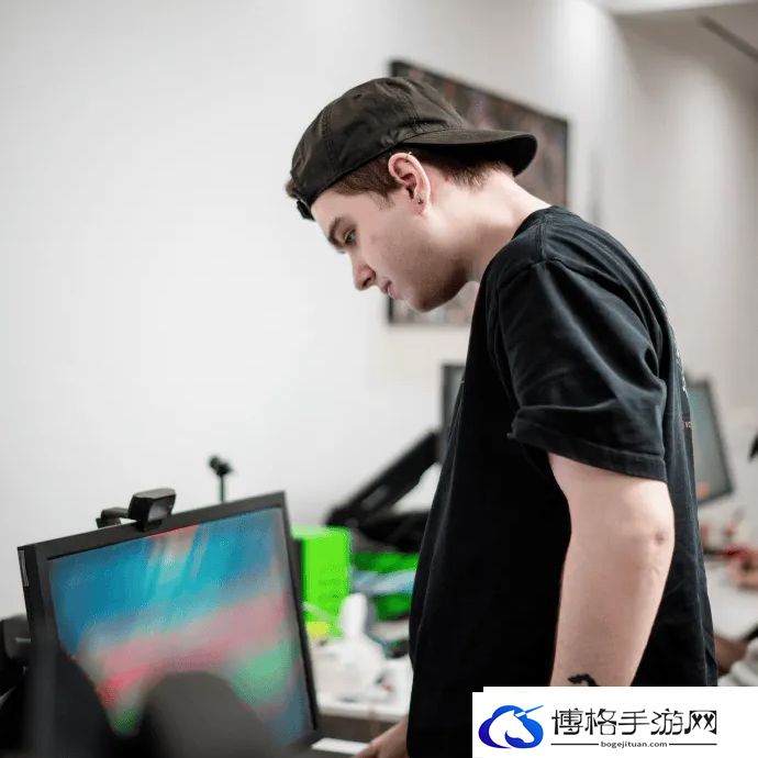 FPX发布训练日返图并配文