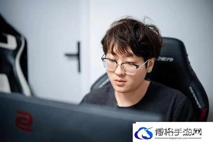FPX发布训练日返图并配文