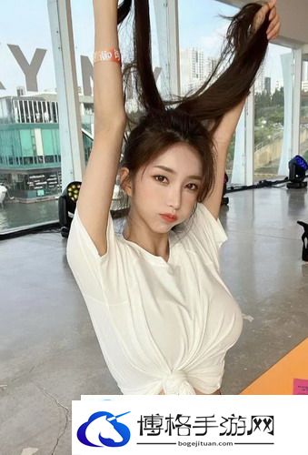 上司趁丈夫不在家来拜访，用户：揭示职场与家庭关系的复杂性！