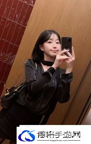 成品ppt网站大片夜幕，网友：在数字时代如何提升我们的工作效率？